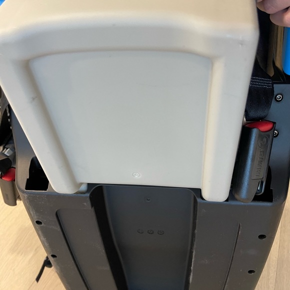 Maxi cosi mico 30 car seat bought in june 2022. Used twice in car. - Picture 4 of 8